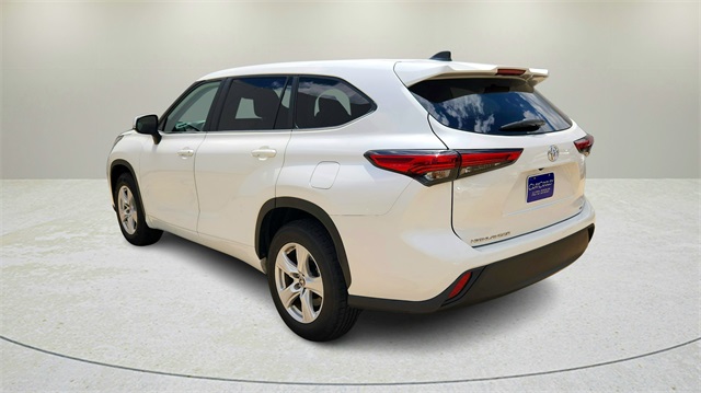 Vehicle image 7 of 34