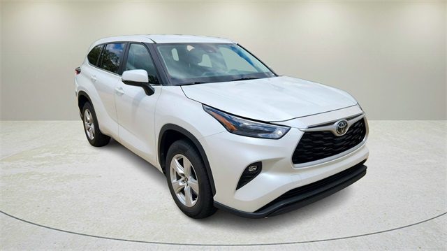Vehicle image 3 of 34