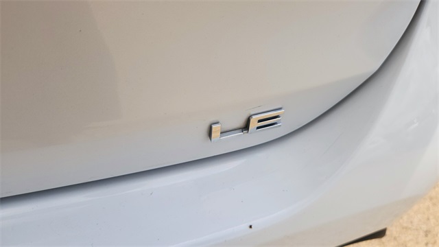 Vehicle image 23 of 34