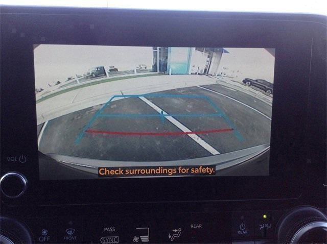 Vehicle image 20 of 37