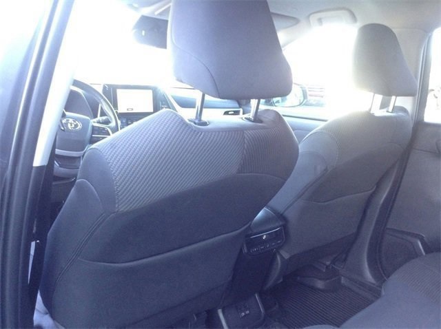 Vehicle image 15 of 37