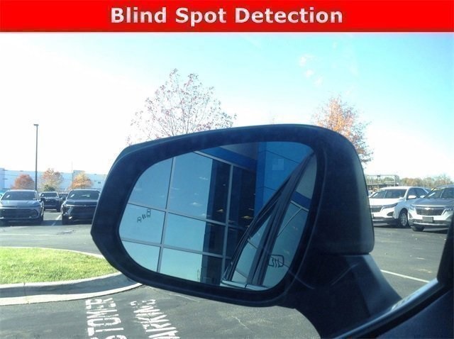 Vehicle image 11 of 37