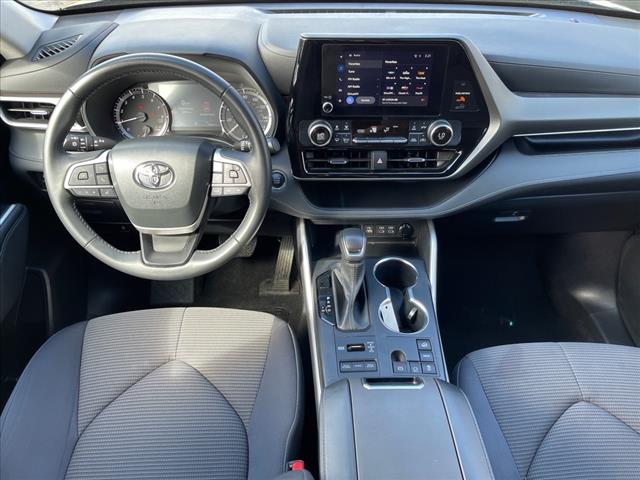 Vehicle image 19 of 30