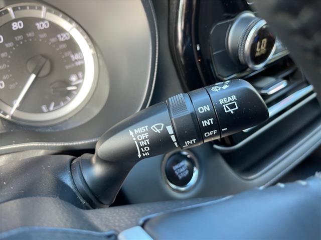 Vehicle image 27 of 30