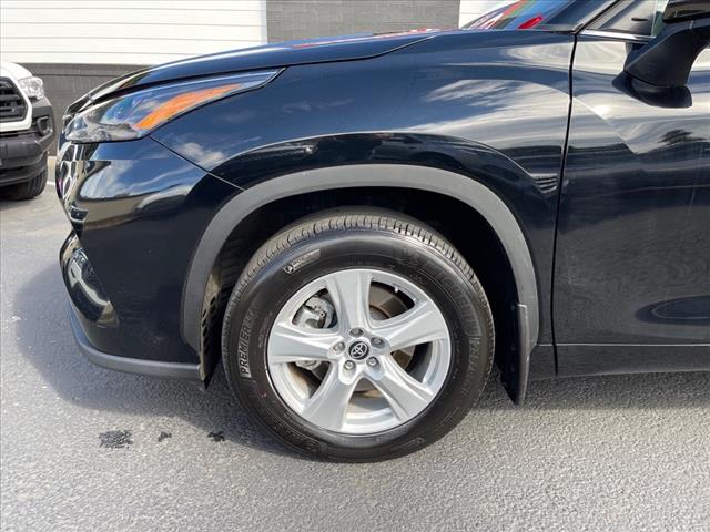 Vehicle image 13 of 30