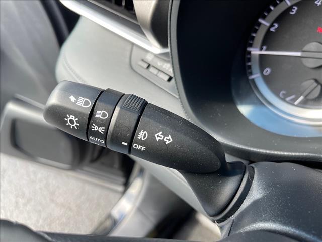 Vehicle image 28 of 30