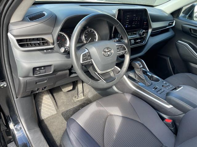 Vehicle image 14 of 30