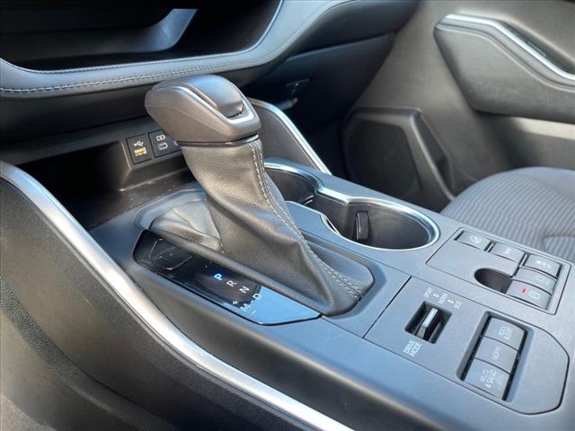 Vehicle image 24 of 30