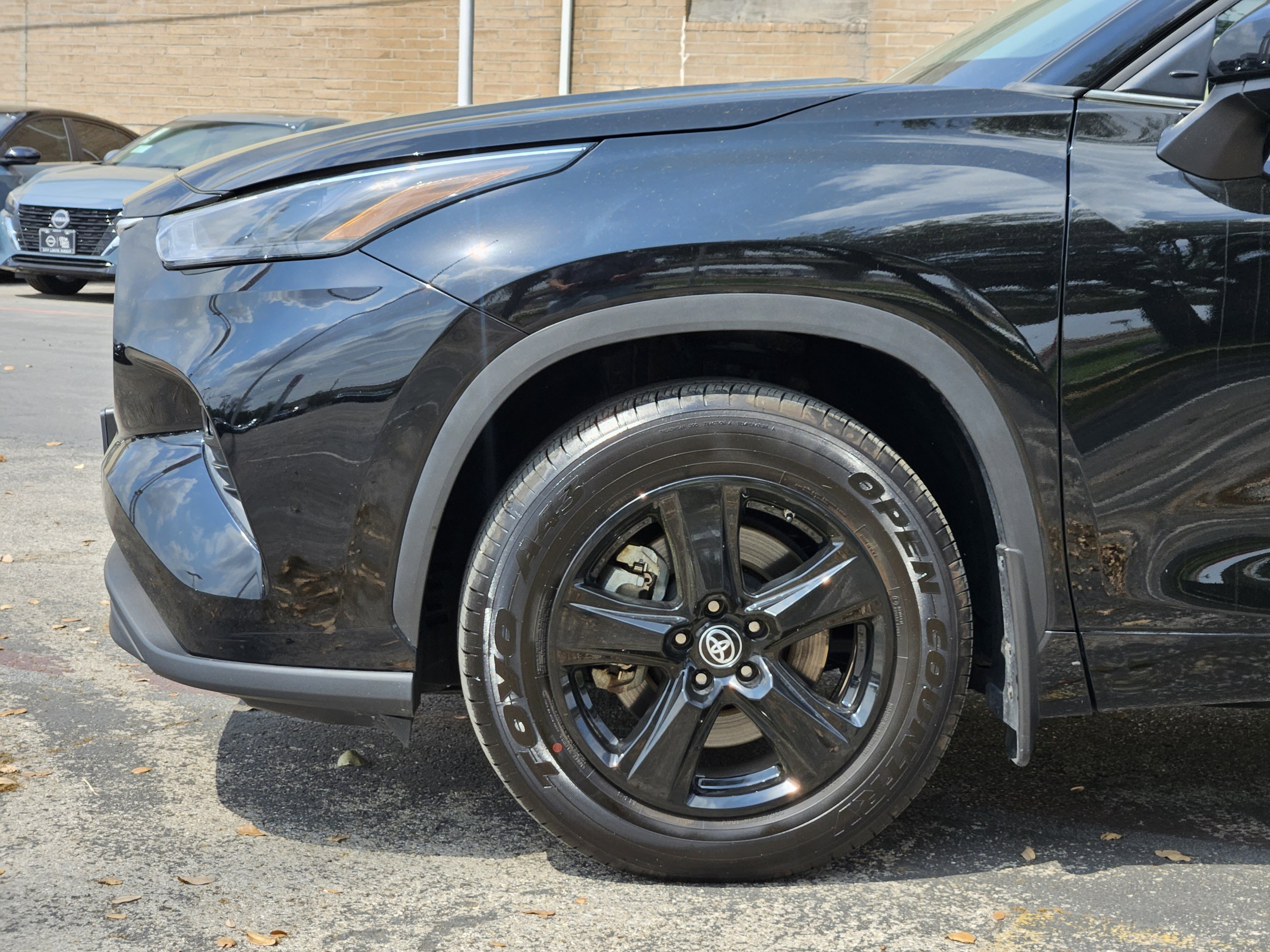 Vehicle image 7 of 24