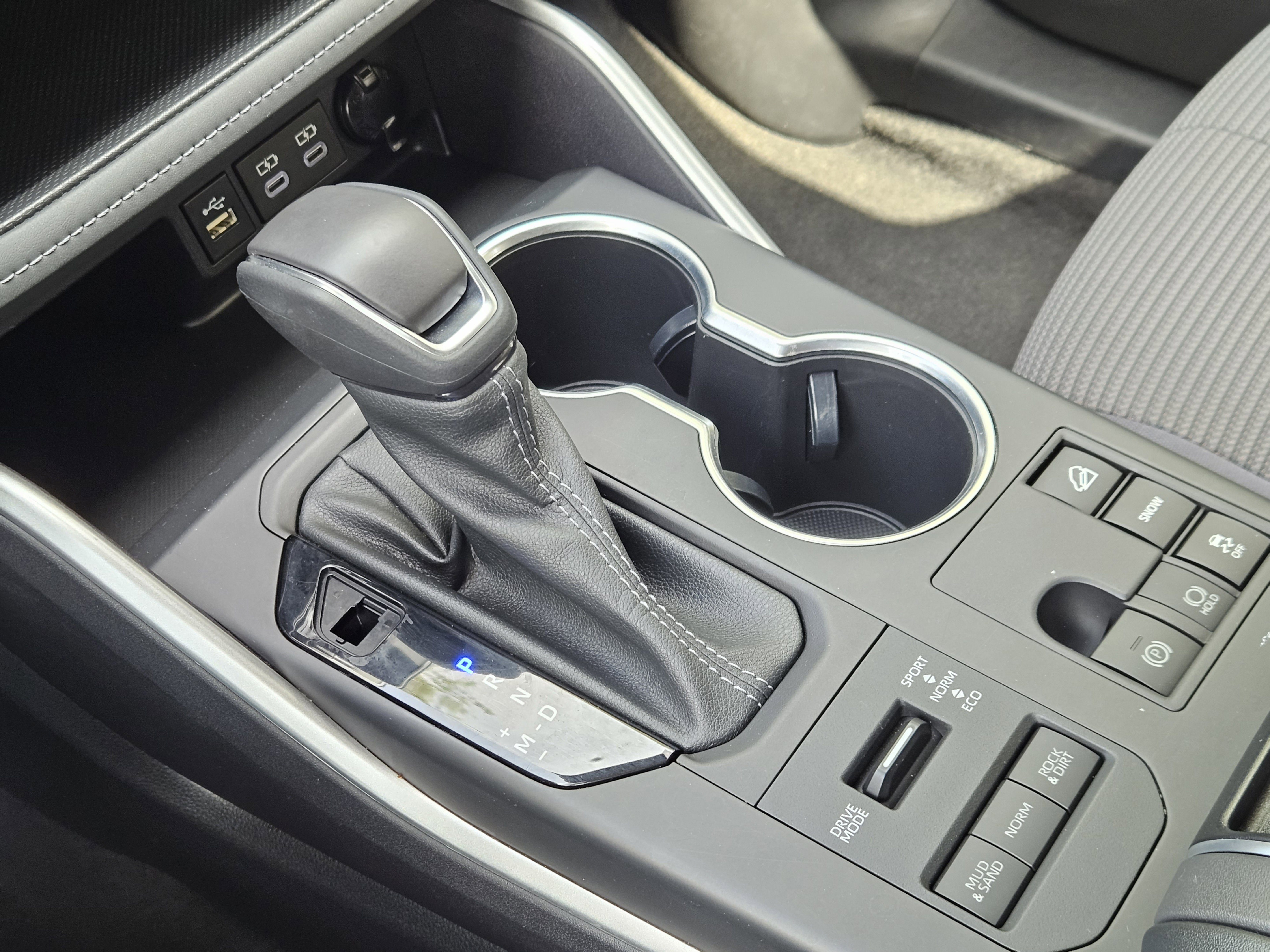 Vehicle image 16 of 24
