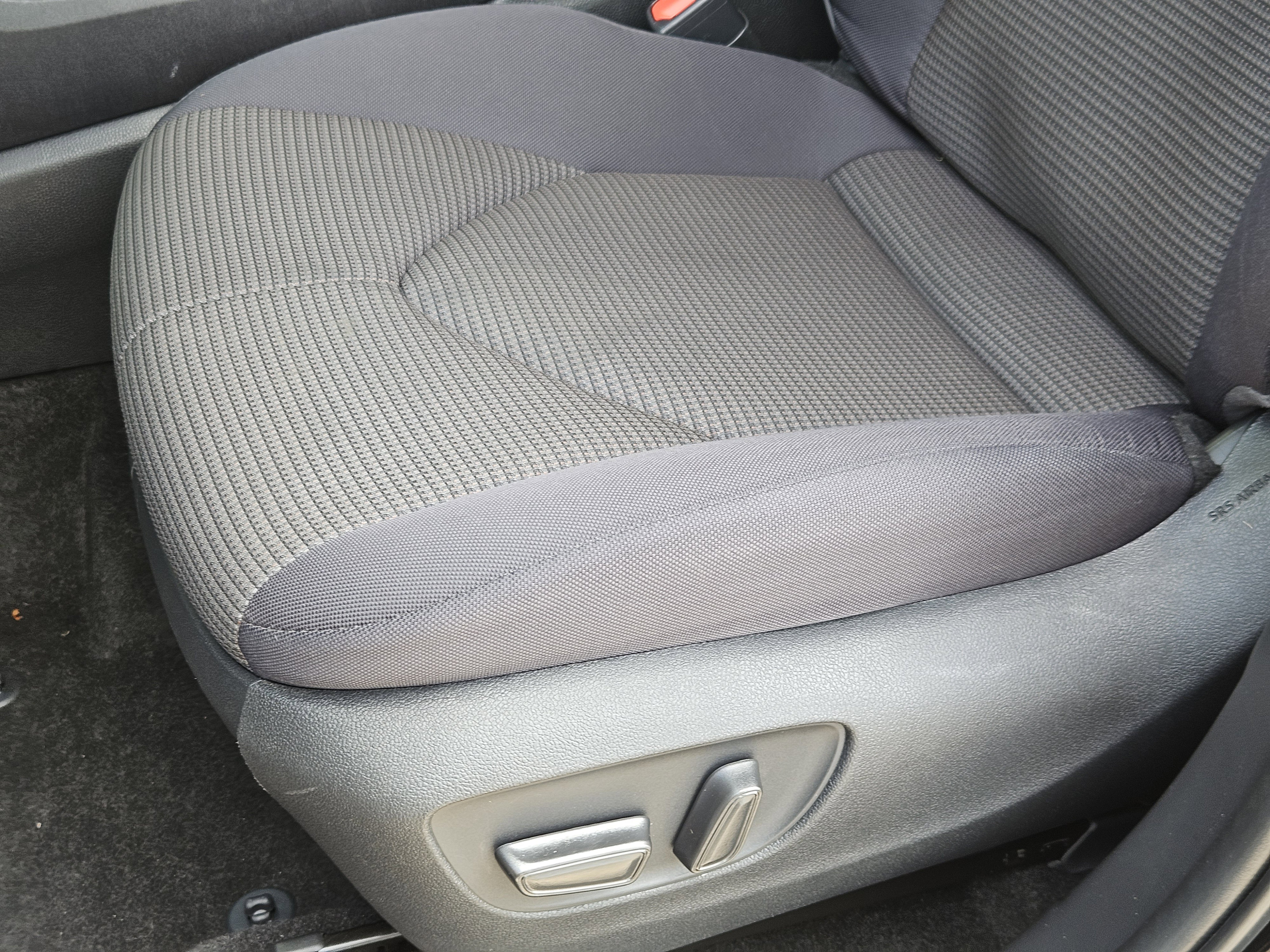Vehicle image 18 of 24