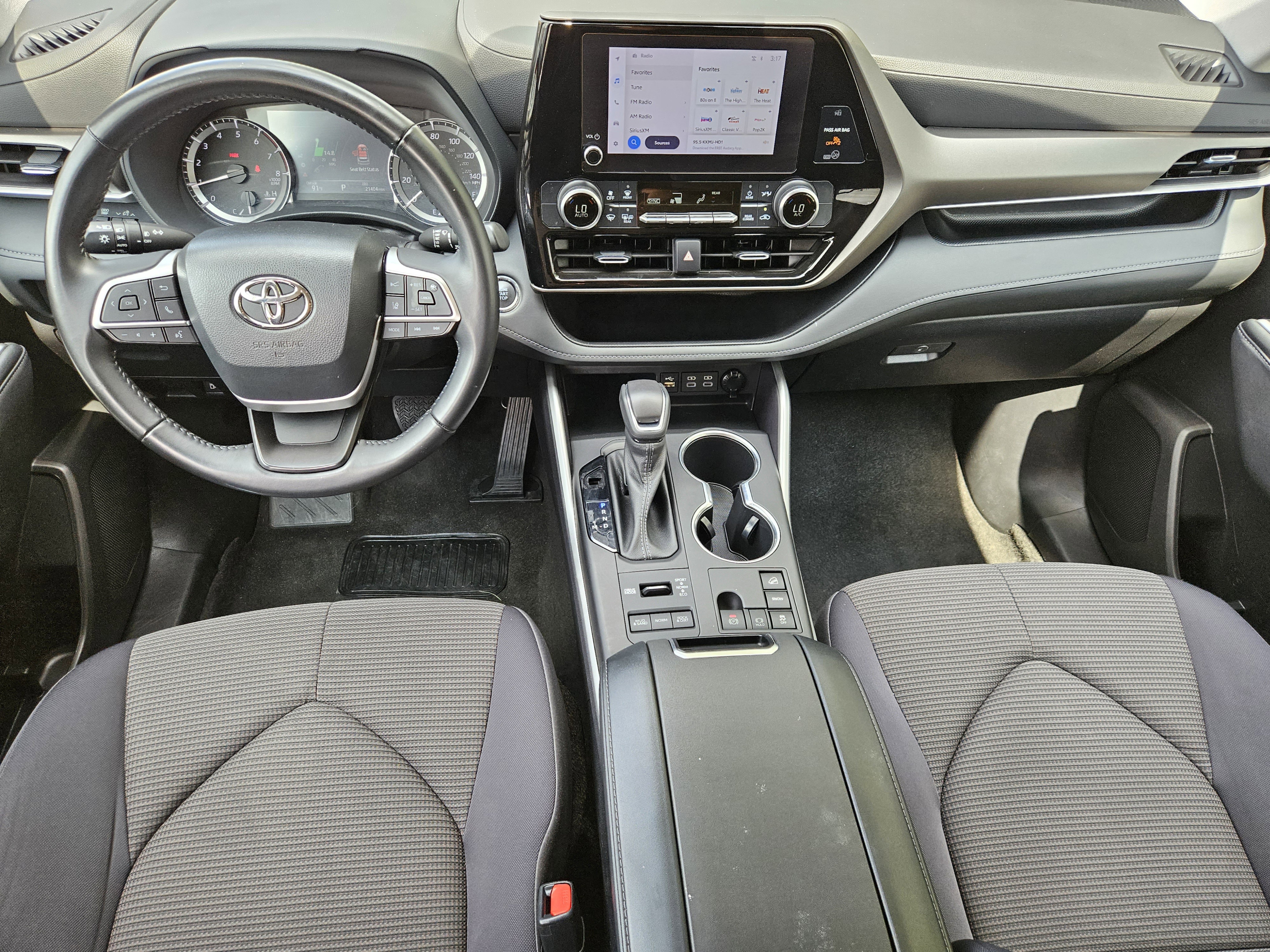 Vehicle image 19 of 24