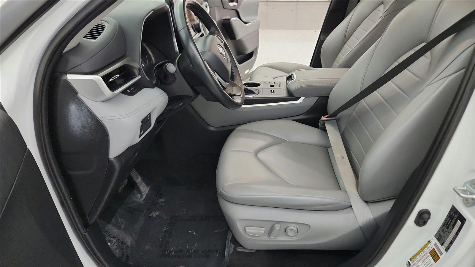 2023 Toyota Highlander XLE Image 19 of 37