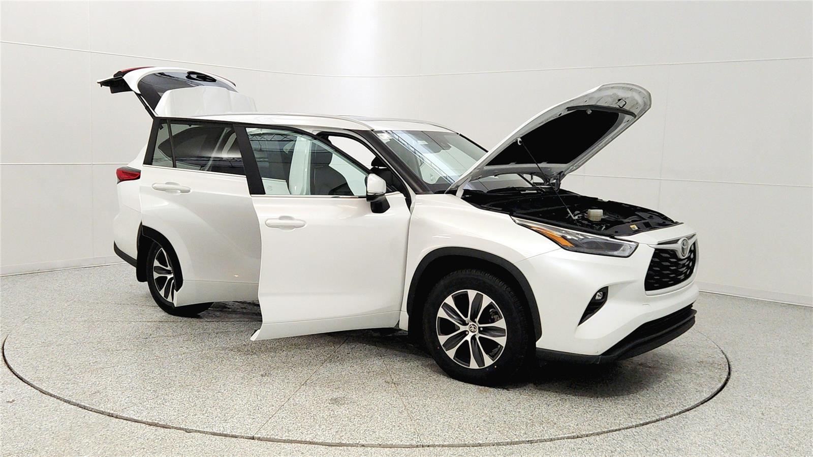 2023 Toyota Highlander XLE Image 5 of 37