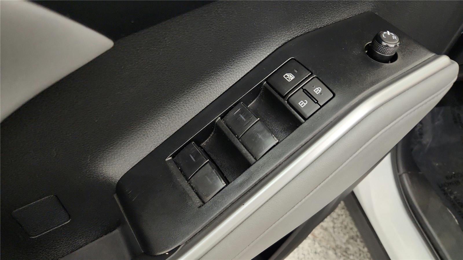 2023 Toyota Highlander XLE Image 30 of 37