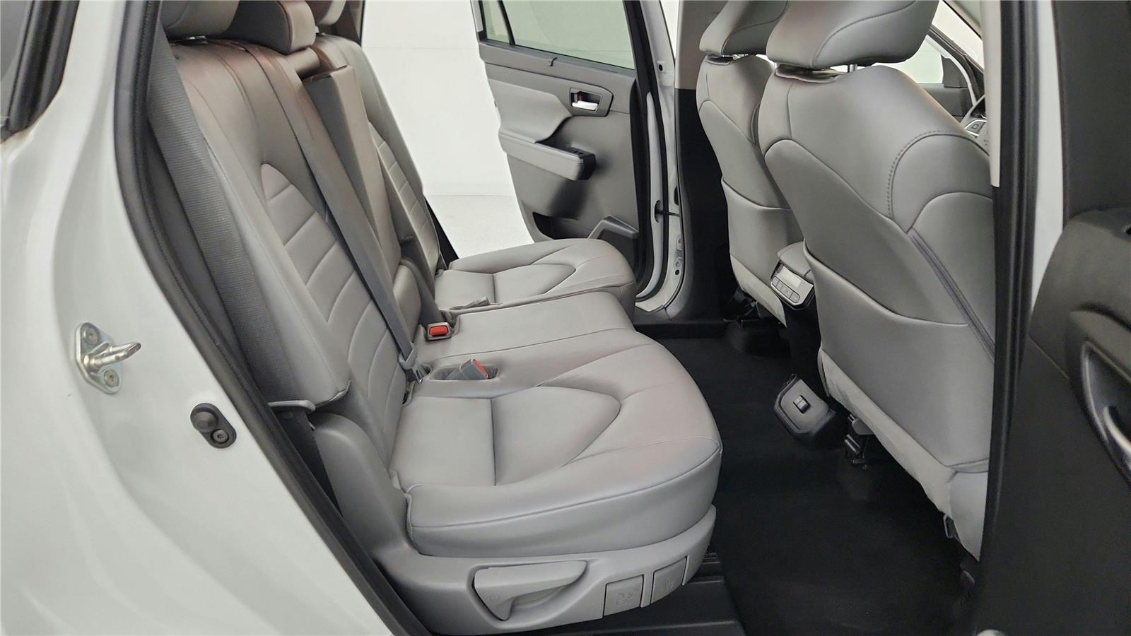 2023 Toyota Highlander XLE Image 15 of 37