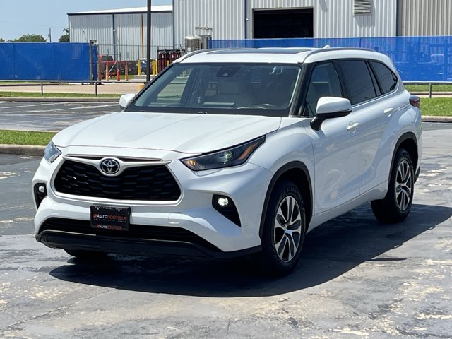 2023 Toyota Highlander XLE Image 1 of 30