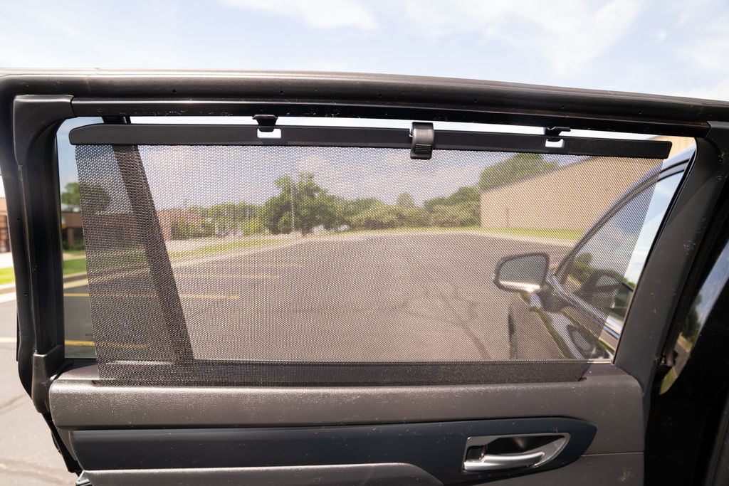 Vehicle image 19 of 44
