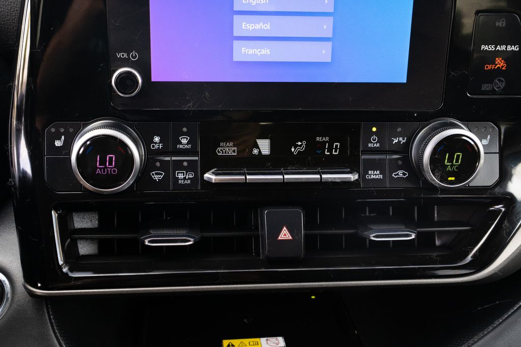 Vehicle image 24 of 44