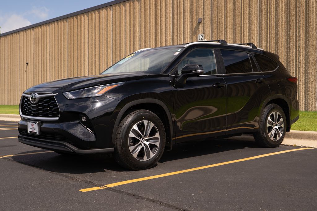 Vehicle image 1 of 44