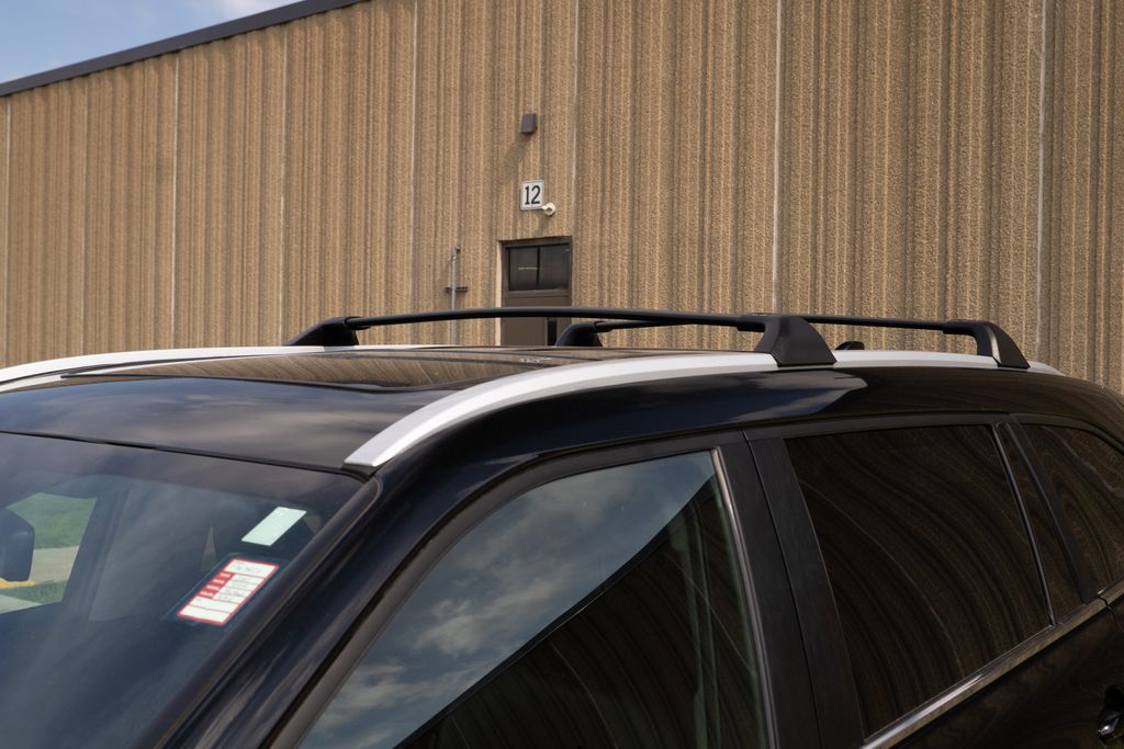 Vehicle image 37 of 44