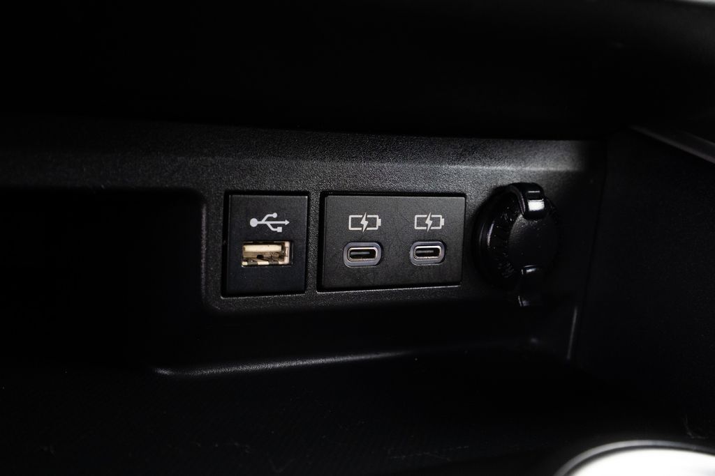 Vehicle image 42 of 44