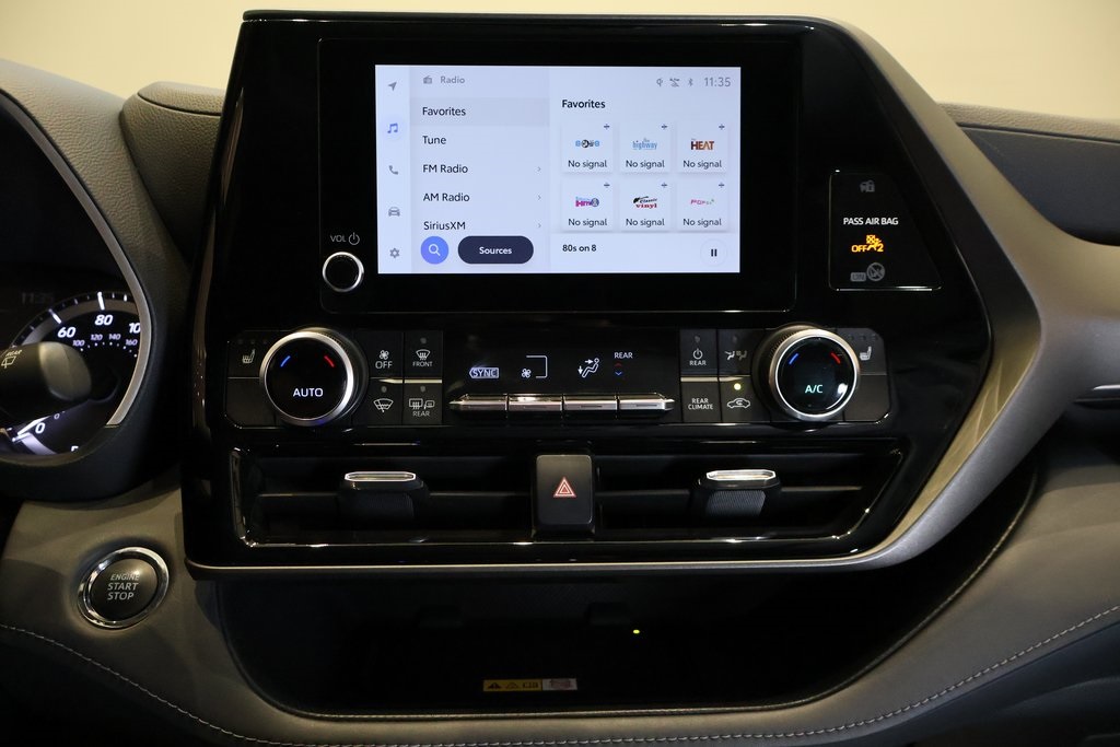 Vehicle image 16 of 33