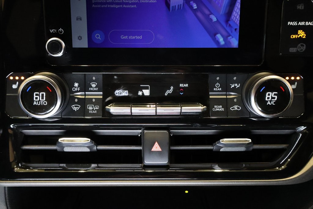Vehicle image 19 of 33