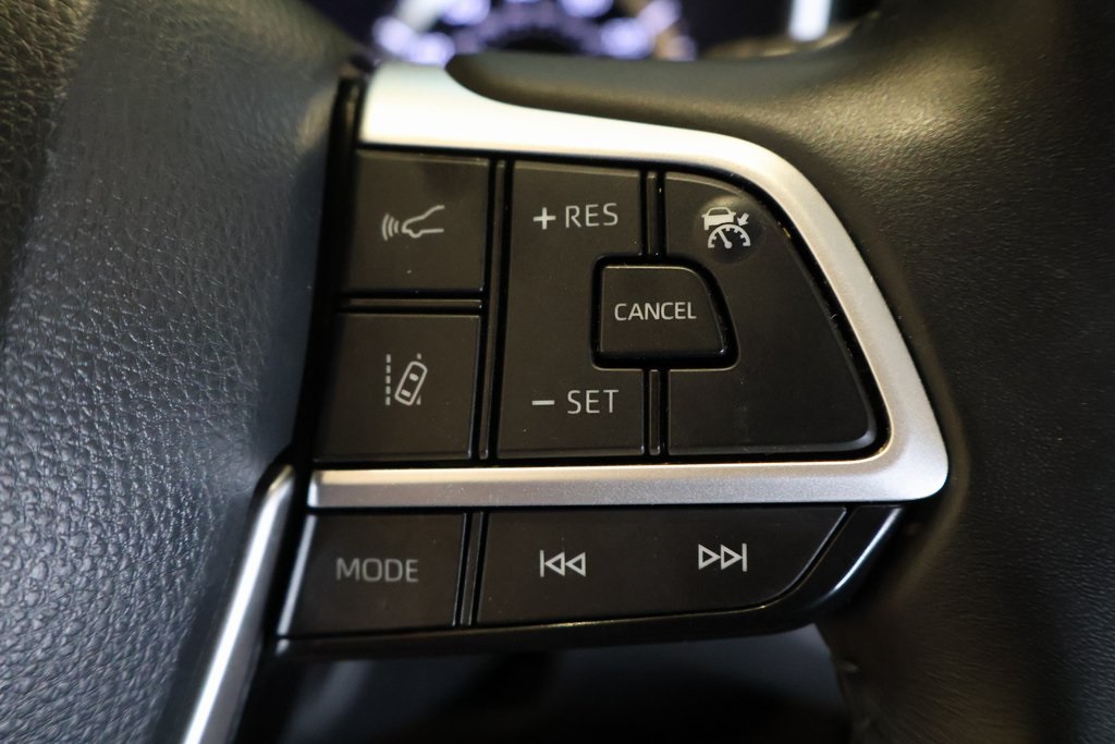 Vehicle image 14 of 33