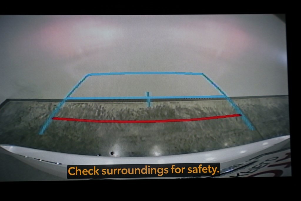 Vehicle image 18 of 33