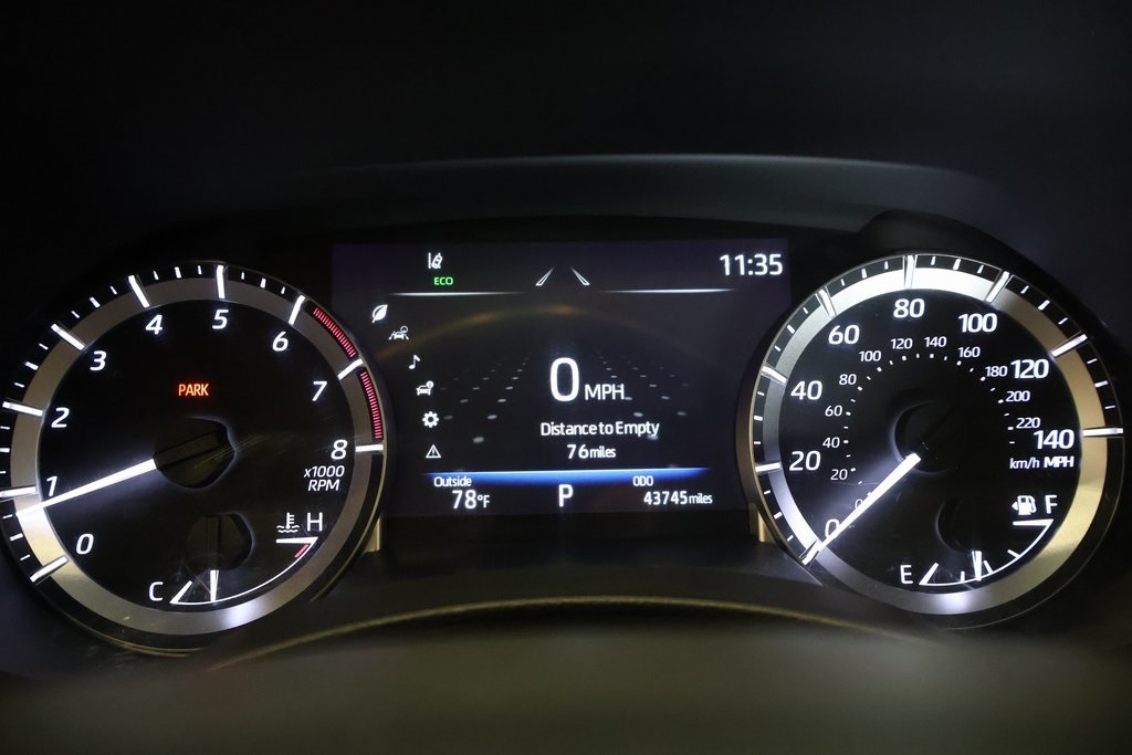 Vehicle image 15 of 33
