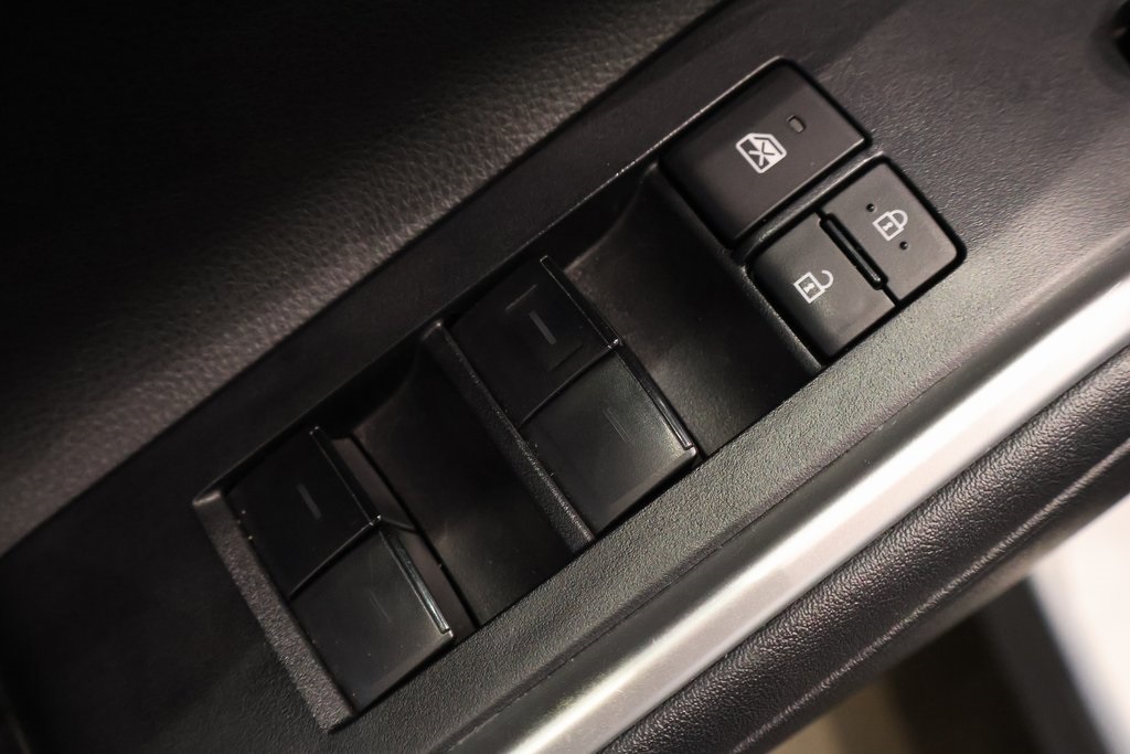 Vehicle image 26 of 33