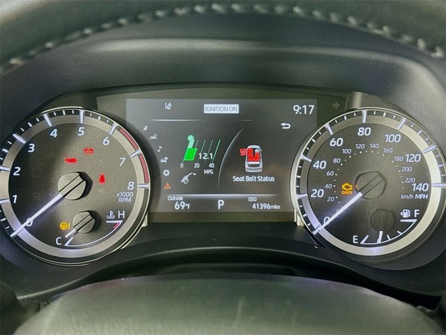 Vehicle image 12 of 21