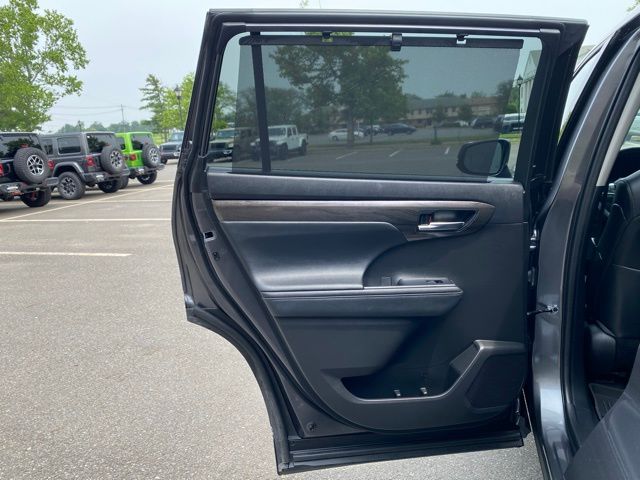 Vehicle image 30 of 56