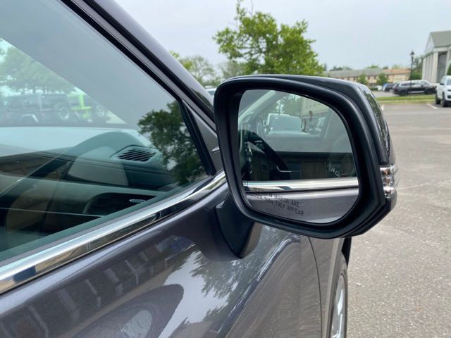 Vehicle image 25 of 56