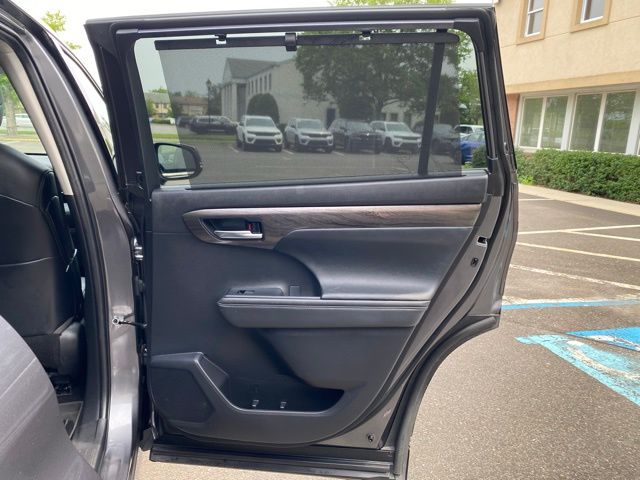 Vehicle image 32 of 56