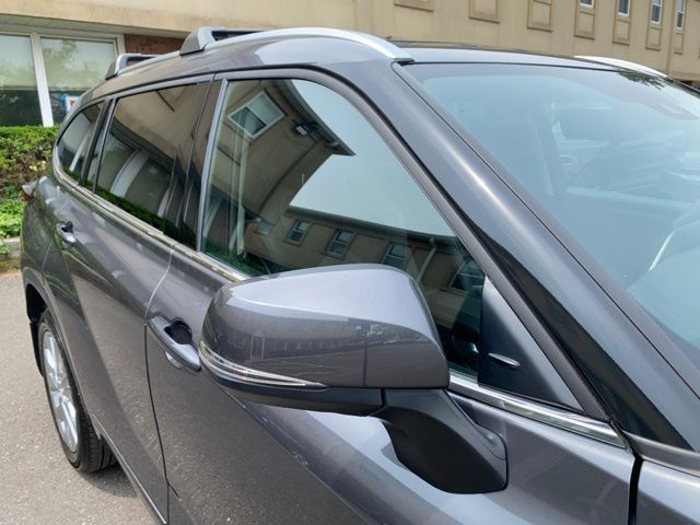 Vehicle image 18 of 56