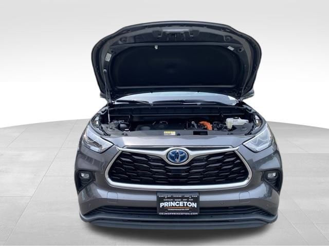 Vehicle image 3 of 56