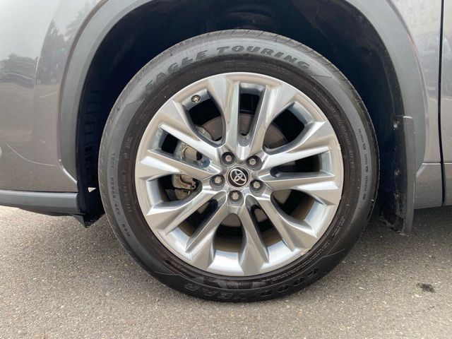 Vehicle image 20 of 56