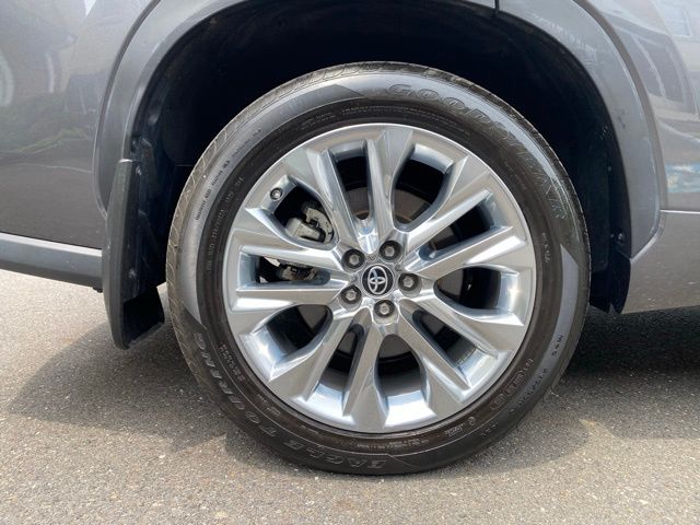 Vehicle image 22 of 56