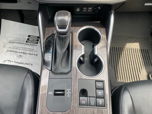 Vehicle image 43 of 56