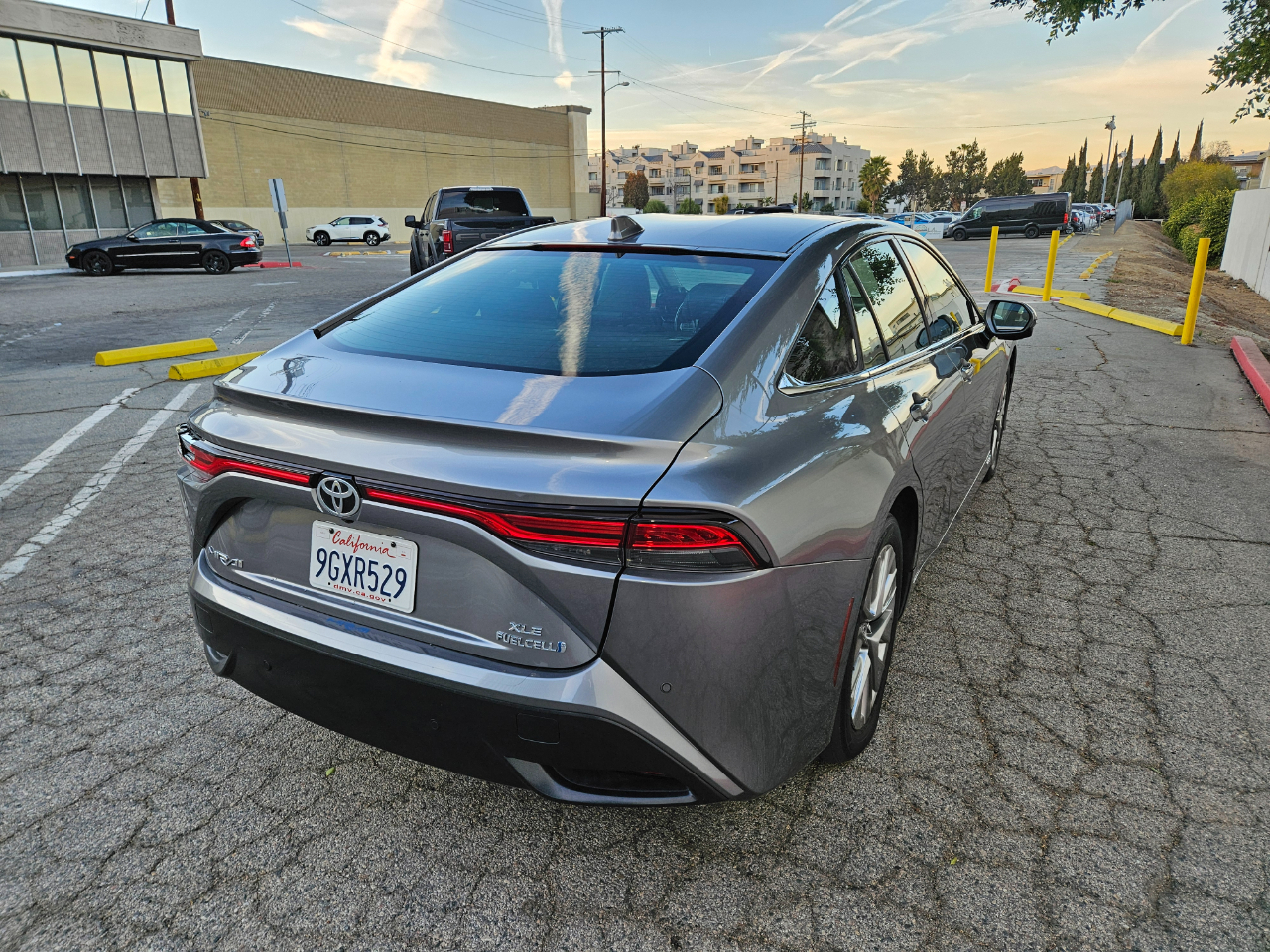 Vehicle image 8 of 24