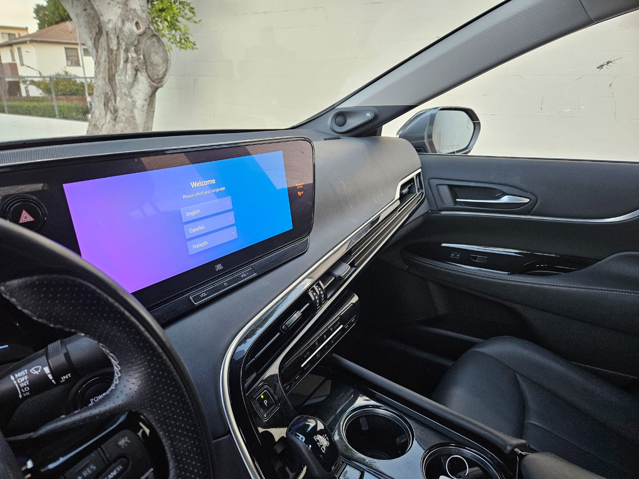Vehicle image 14 of 24