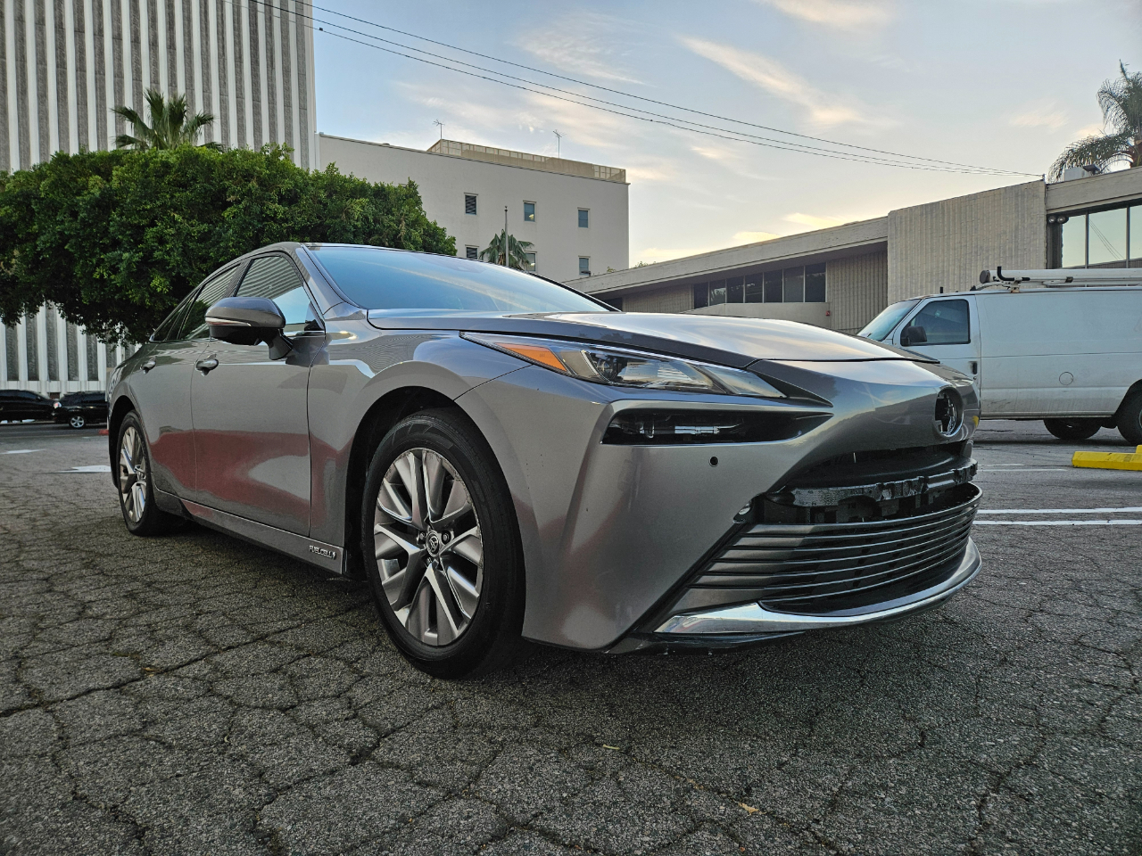 Vehicle image 4 of 24