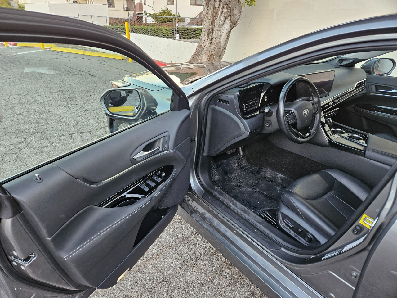 Vehicle image 9 of 24