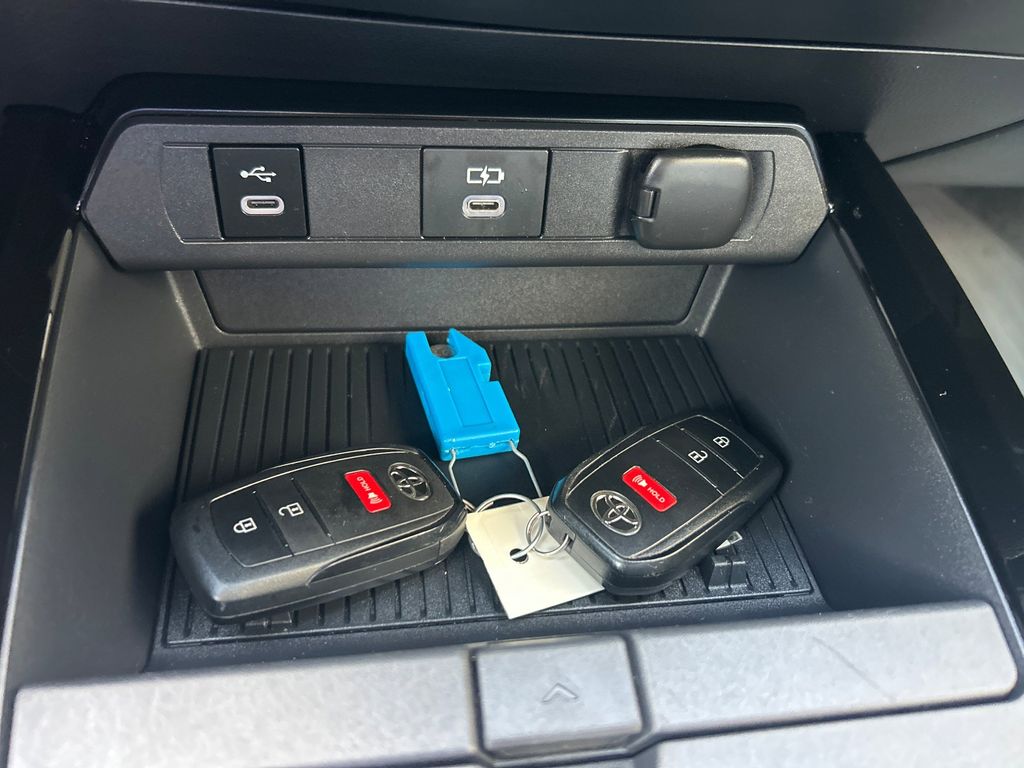 Vehicle image 22 of 23