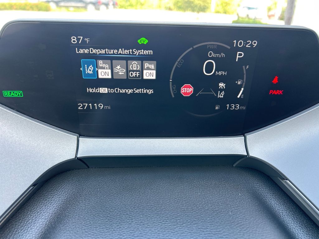 Vehicle image 19 of 23