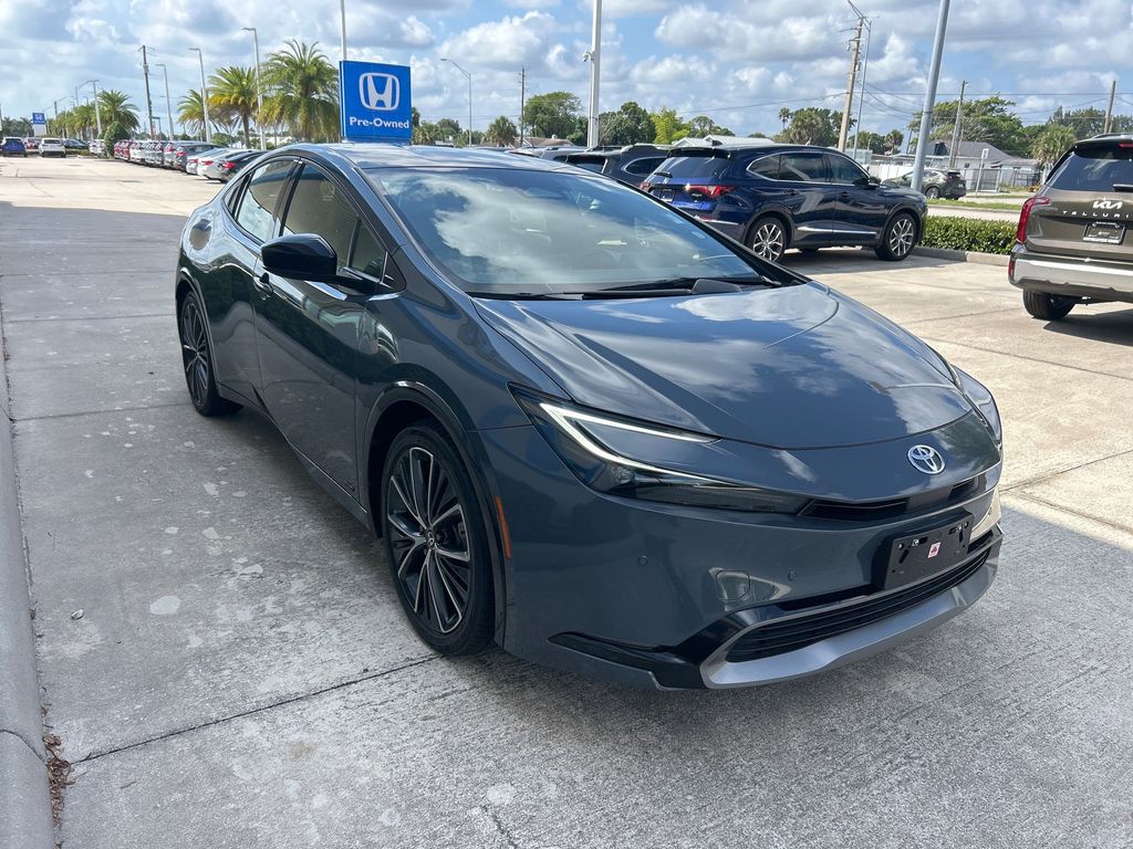 Vehicle image 4 of 23