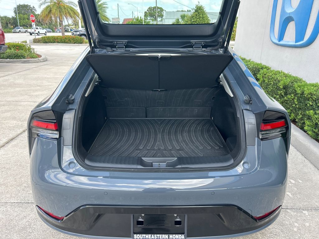 Vehicle image 9 of 23