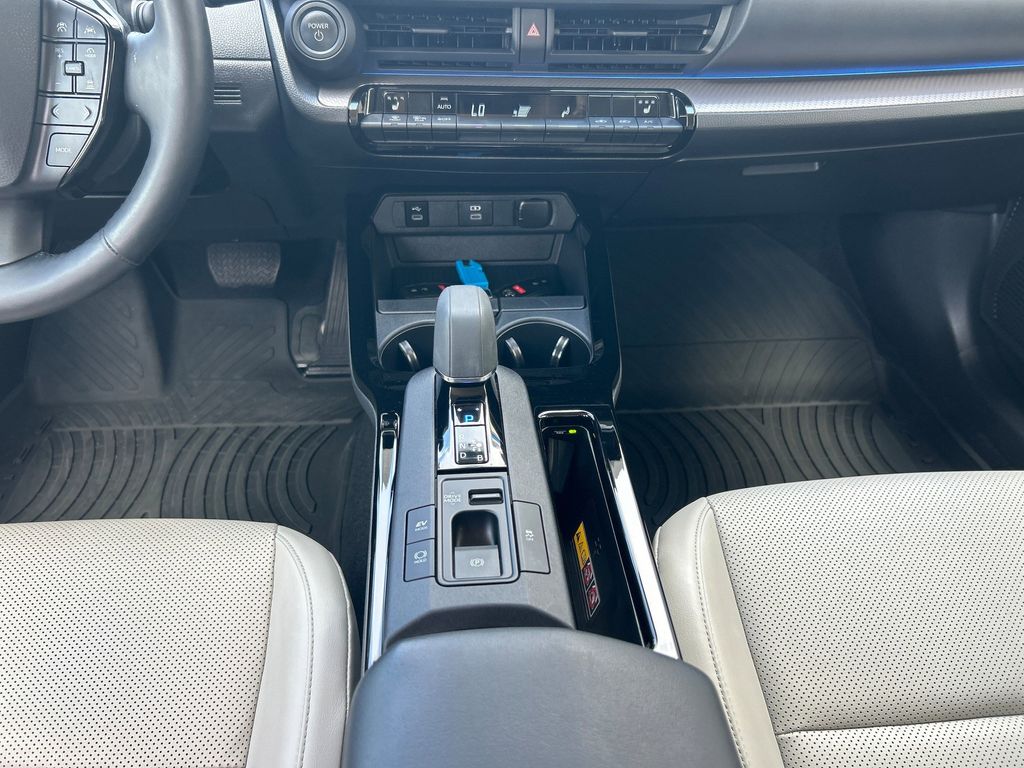 Vehicle image 20 of 23